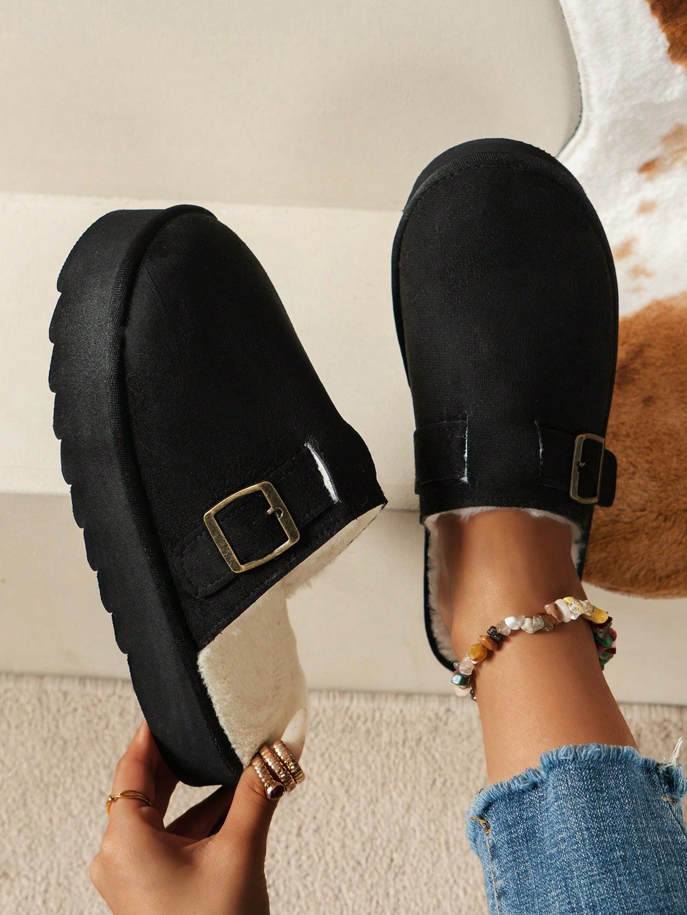 Solid Color Women's Fashionable And Casual, Anti-Slip Soft And Comfortable, Thick-Soled Home Indoor/Outdoor Plush Slippers With Closed Toe And Arch Support, For Autumn/Winter