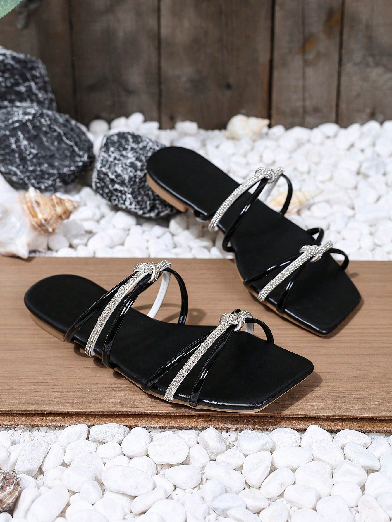 Fashionable Solid Color Comfortable Women's Flat Sandals, Casual Strap Beach Resort Slippers, Lightweight Square Toe Mustard Yellow Flip Flops