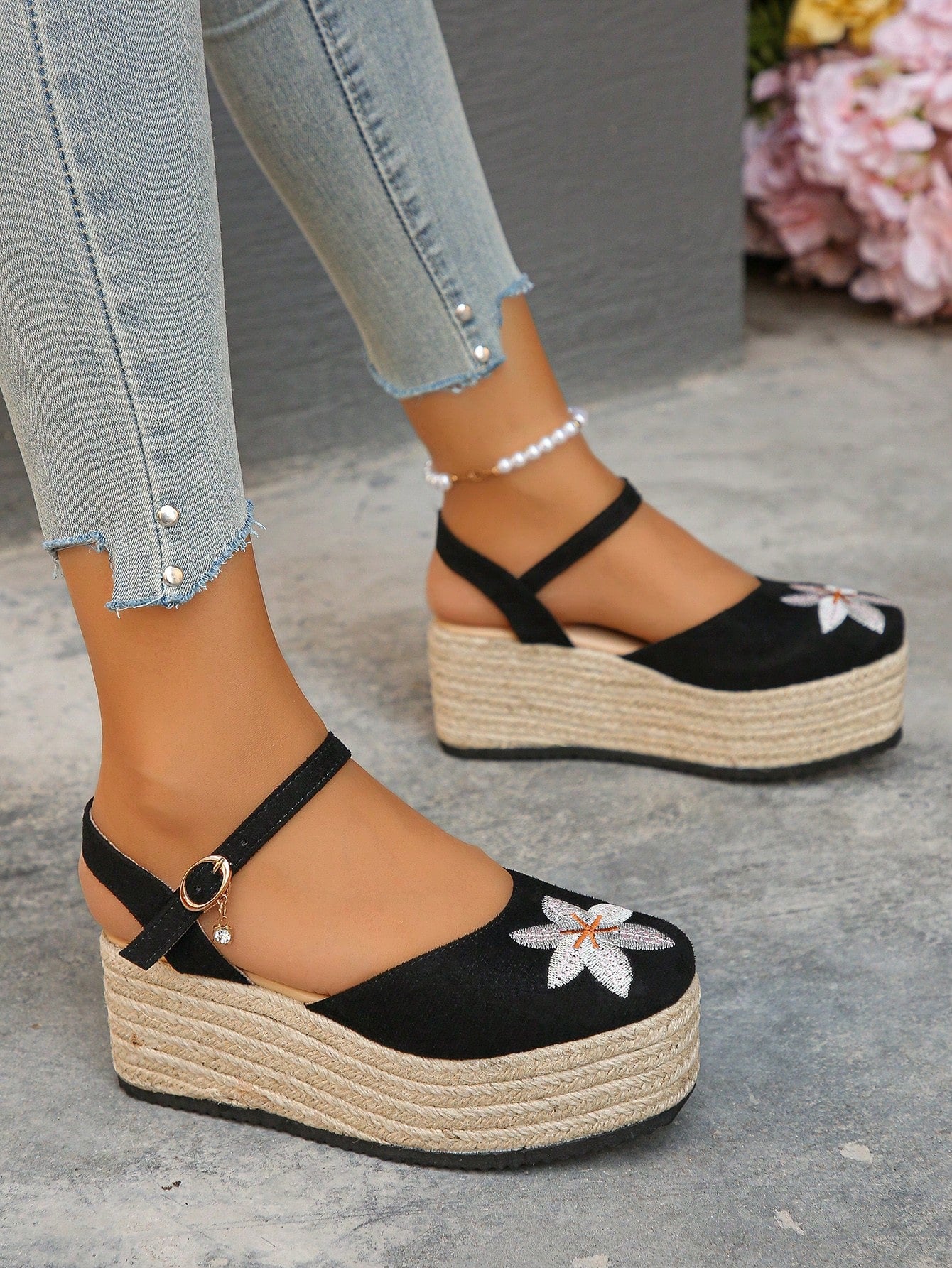 Plus Size European And American Style Hollow Thick Bottom Sandals In Color, Suitable For Daily And Outdoor Wear, With High Waterproof Platform And Jute Sole, Closed Toe Women's Wedge & Platform Sandal