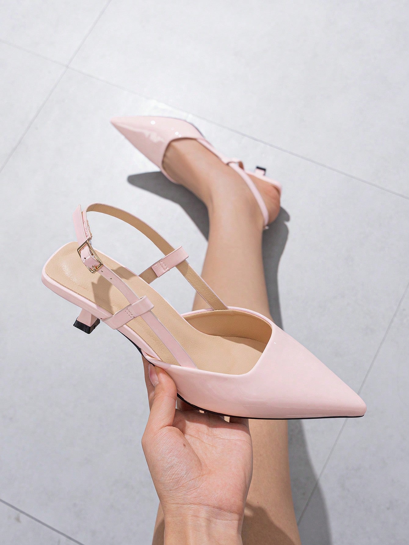 Women's Solid Color Pointed Closed Toe Back Strap Kitten Heels Shoes, Elegant & Comfortable For Daily Wear, Outdoor Activities & Commuting, Burgundy PU High Heels For Spring And Summer