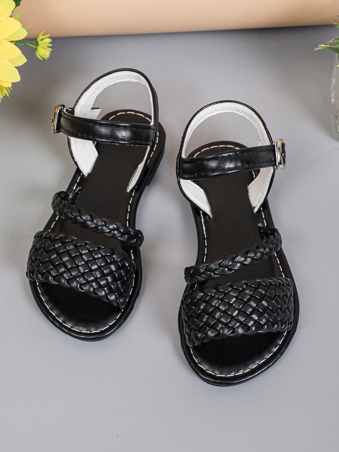 1 Pair Of Children And Teenagers Brown Sandals With Large Size, Solid Color, Wide Braided Strap, Buckle Design, Peep Toe Round Toe, TPR Non-Slip And Comfortable Light-Weighted Sole, Suitable For Primary And Secondary School Students Over 8 Years Old For S