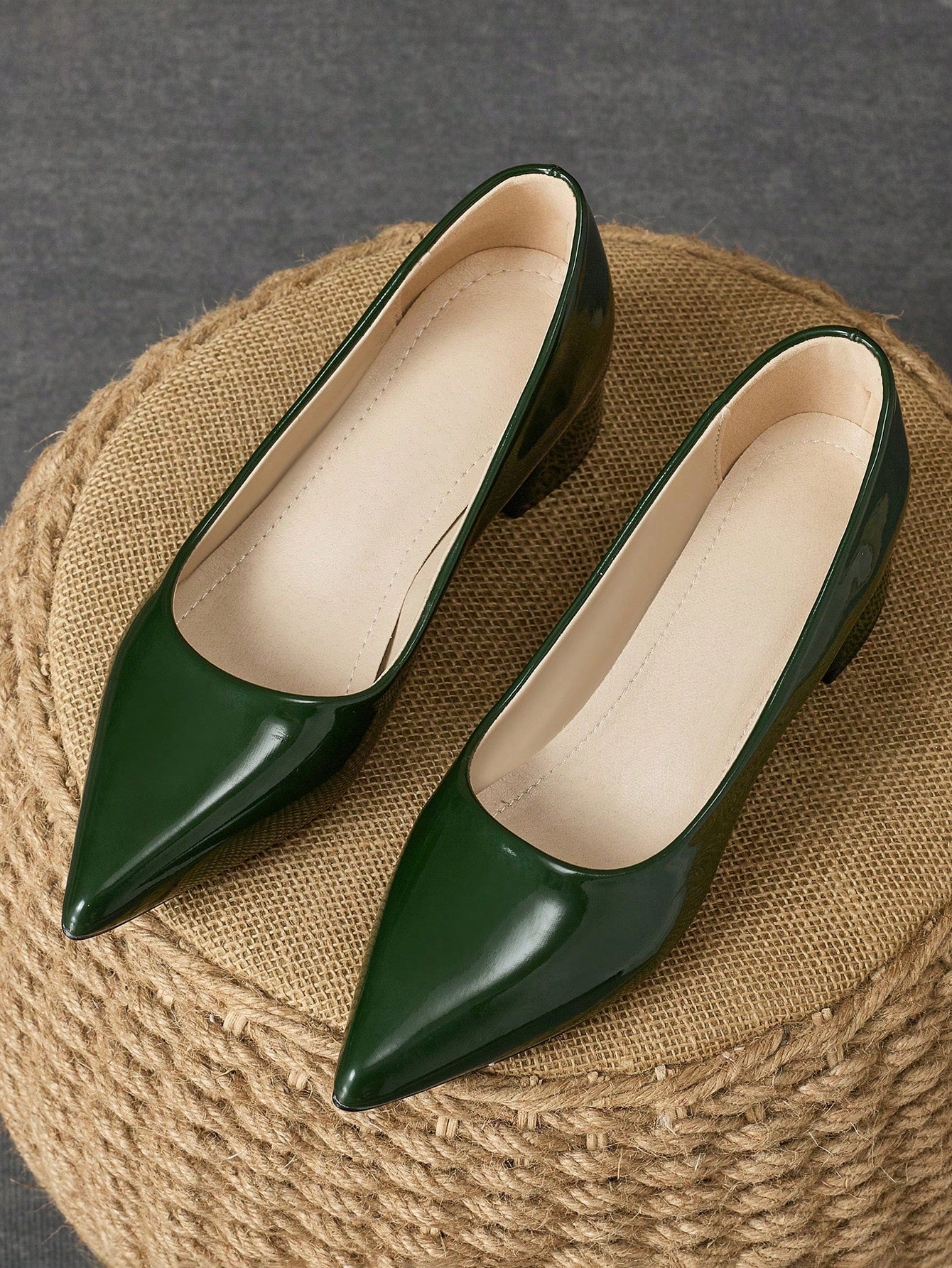Women's Fashionable Green Pointed Shallow Mouth Pump With Light Blue Stone Texture, Apricot-Colored Package Heel For Vacation, Shopping, Outdoor Activities, Red, Yellow, Retro, Casual And Versatile, High-End Feeling, Black Shoes