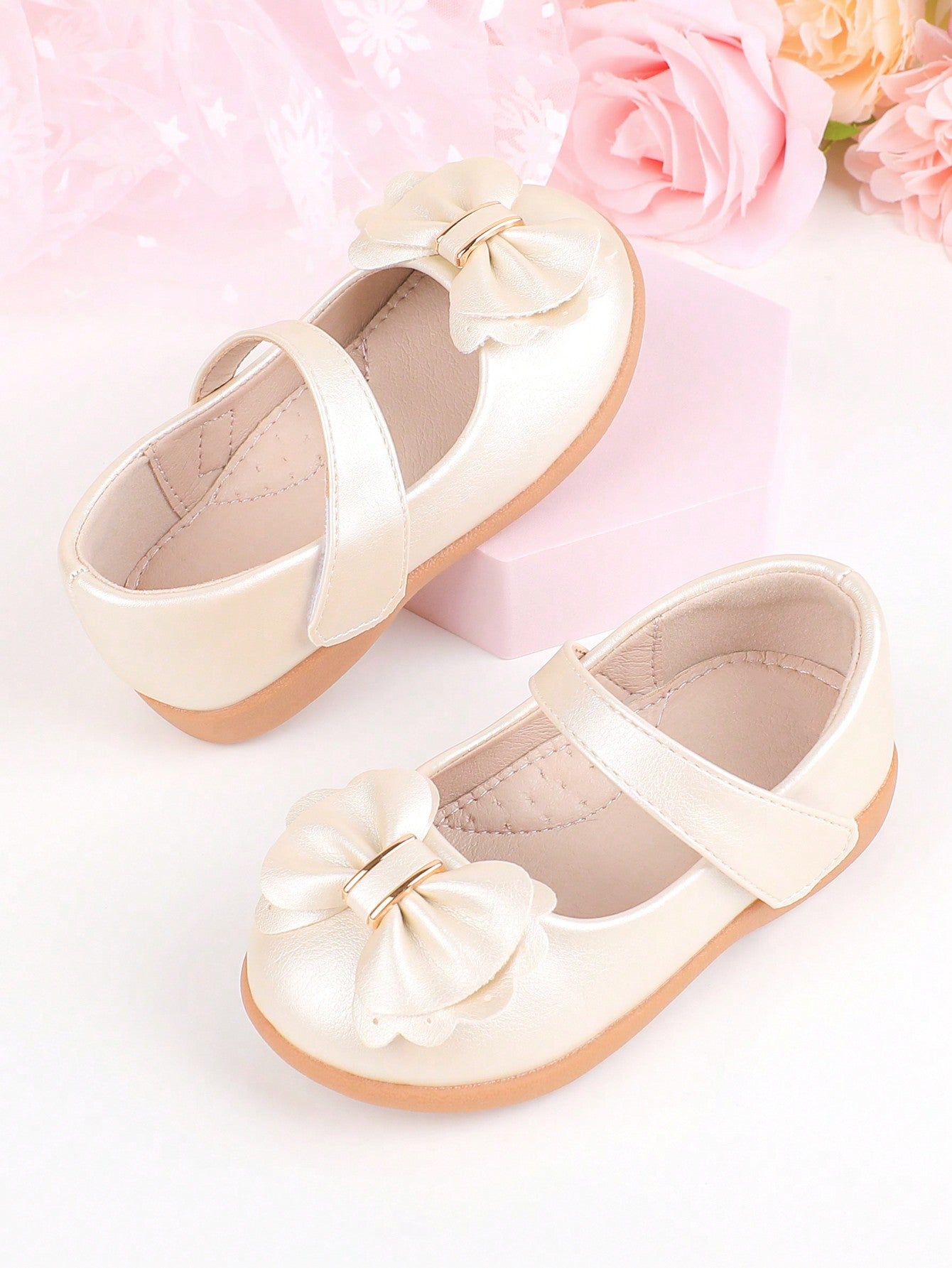 Kids' Flat Shoes With Elegant Champagne Colored Butterfly Decoration For Party