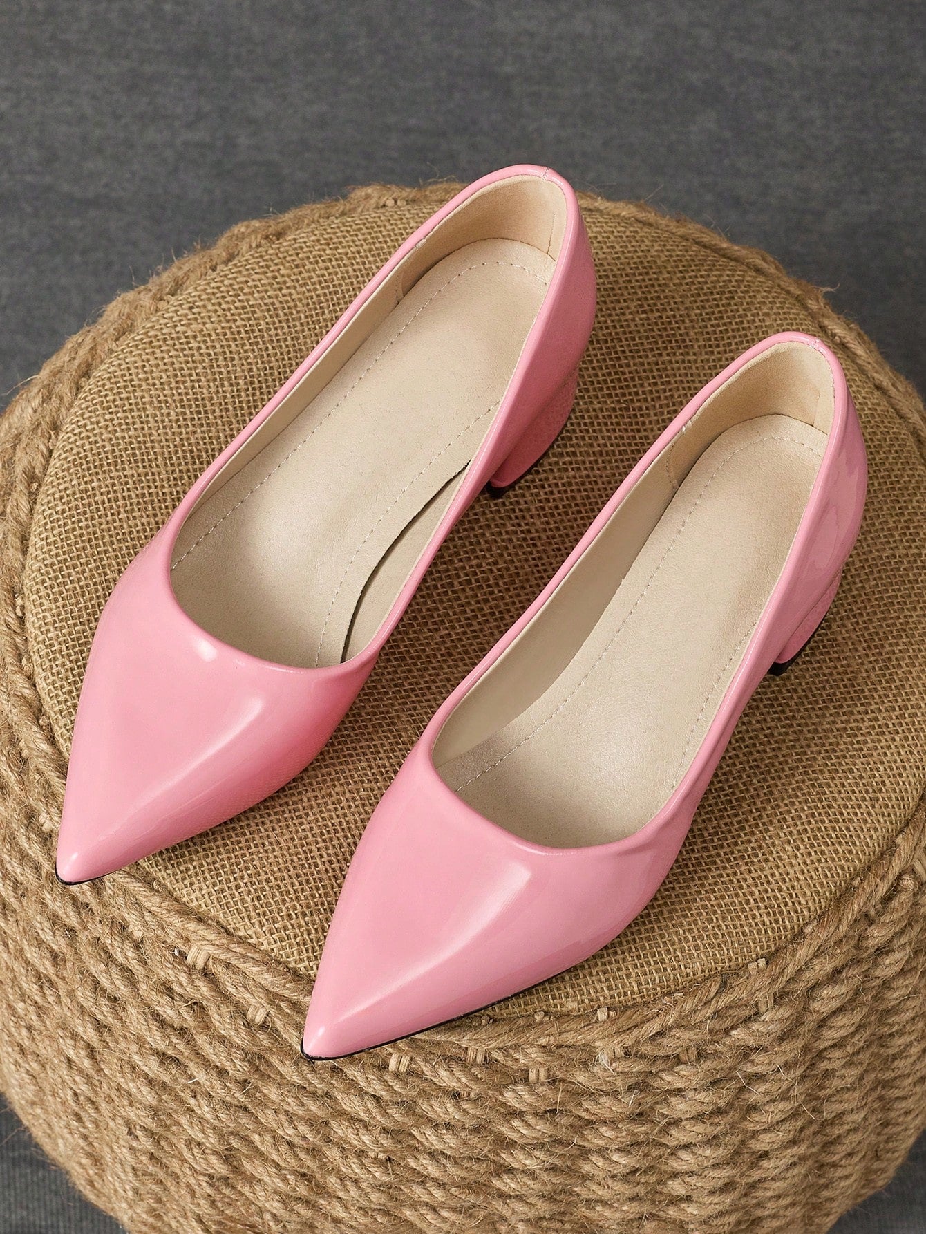Women's Fashionable Green Pointed Shallow Mouth Pump With Light Blue Stone Texture, Apricot-Colored Package Heel For Vacation, Shopping, Outdoor Activities, Red, Yellow, Retro, Casual And Versatile, High-End Feeling, Black Shoes