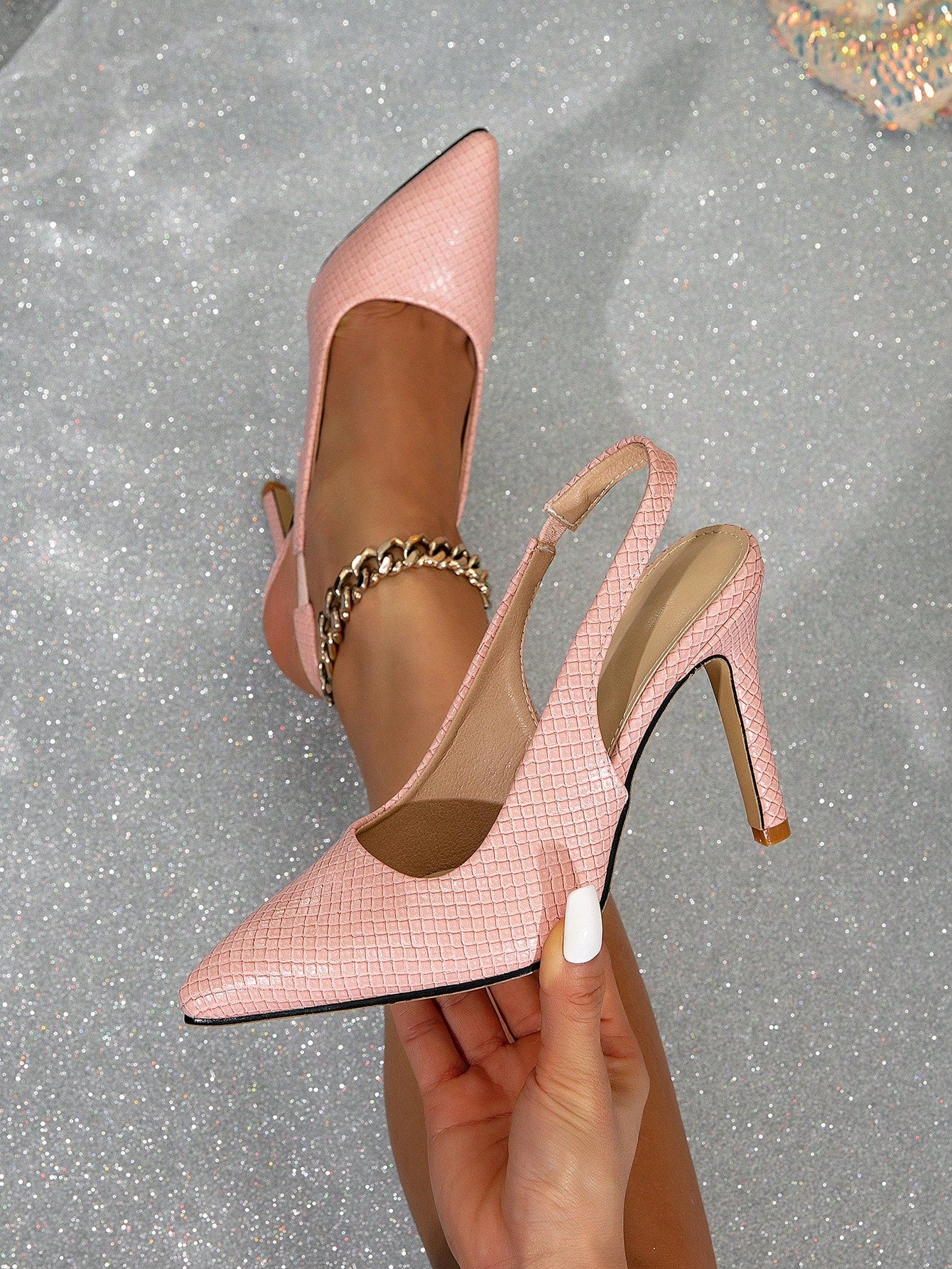 9.5cm Women's Simple & Fashionable Pointed Toe Thin High Heels, Minimalistic Design.