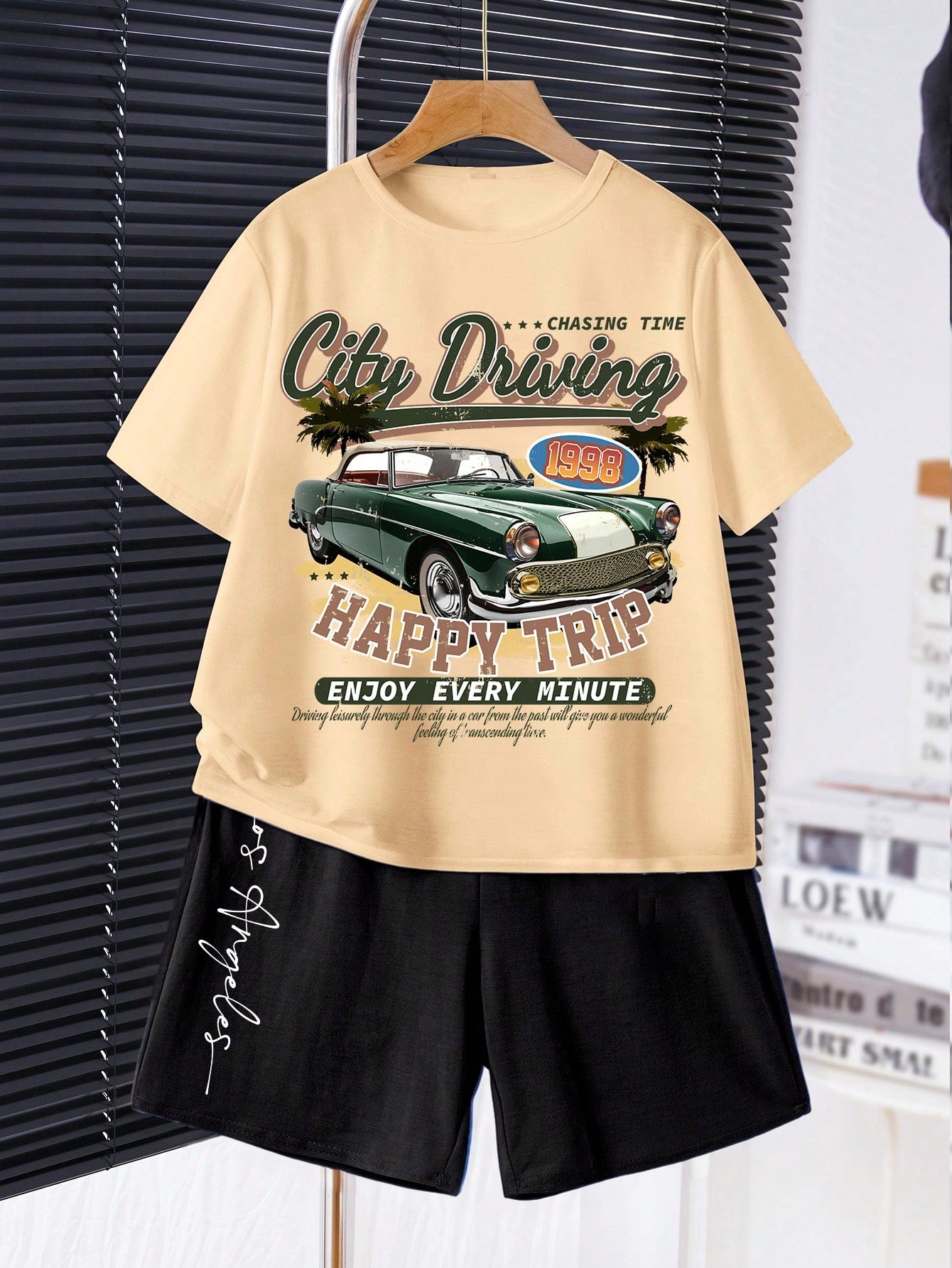 Tween Boys' Casual Simple Cartoon Vintage Car Print Short Sleeve T-Shirt And Shorts Set, Suitable For Summer