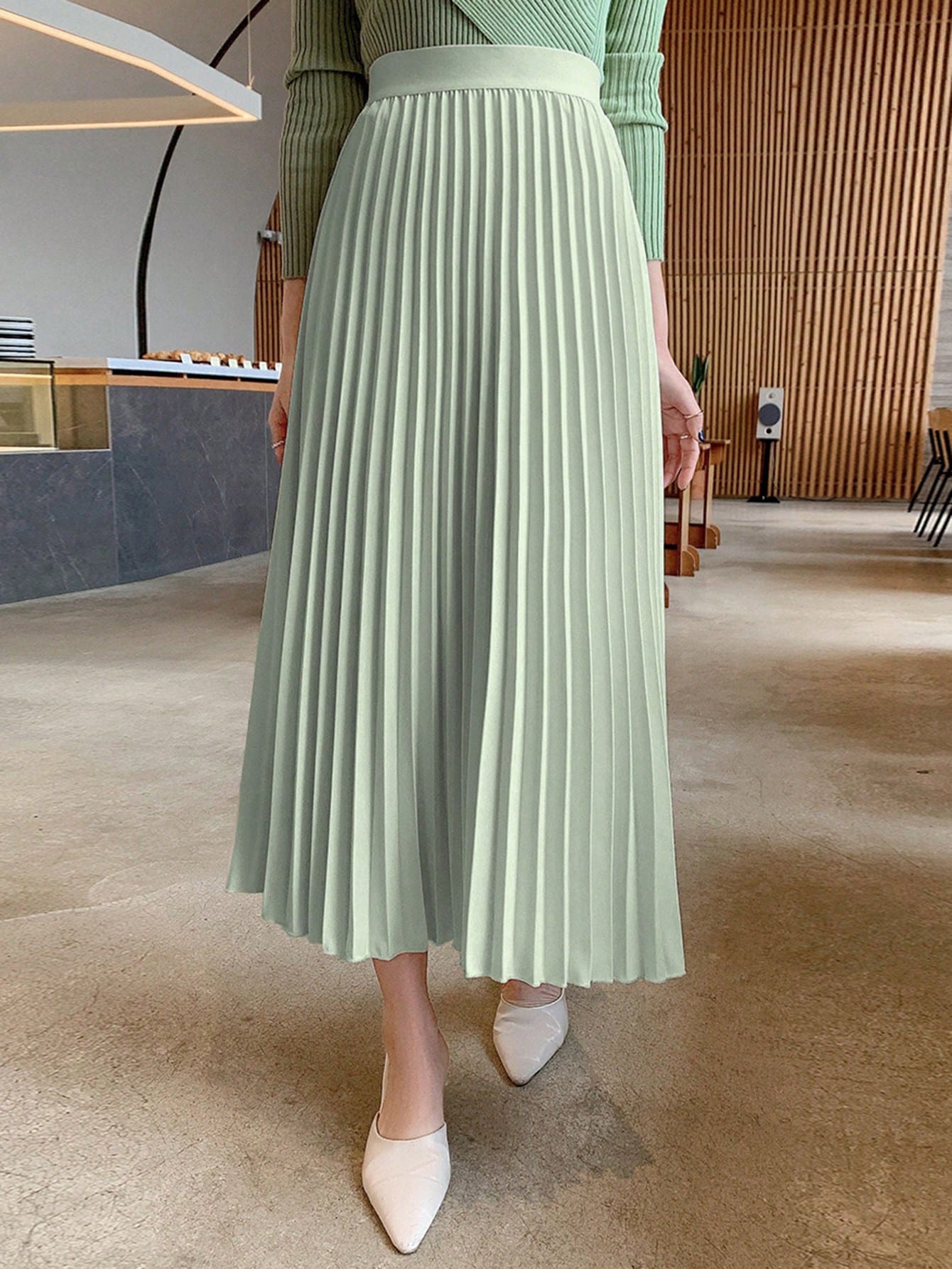 Solid Color High Waisted Pleated Skirt